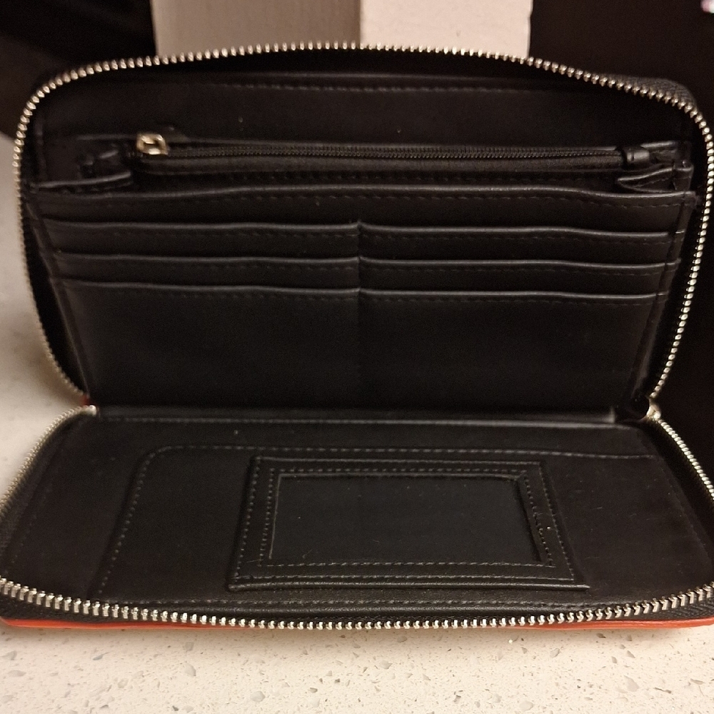 Betsey Johnson Cream Quilted Wristlet with Red Trim - Picture 3 of 5